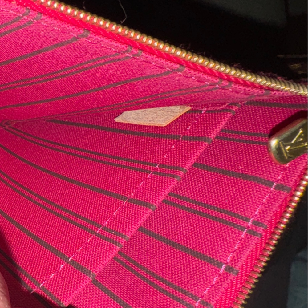 NEW Louis Vuitton Neverfull Wristlet - Picture 7 of 7